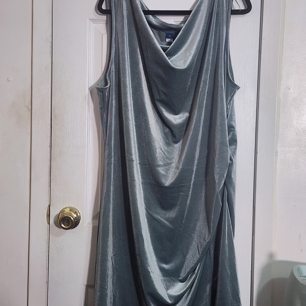 Old Navy Green Backless Dress - Picture 4 of 4